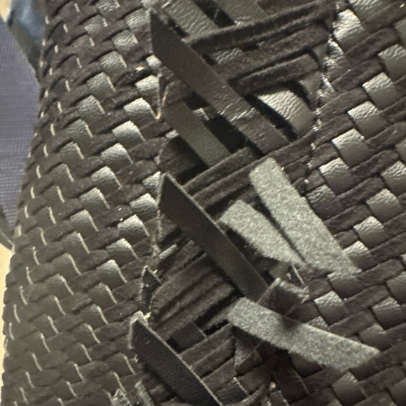 Black Woven Fringe Tote Bag Vince Camuto Excellent condition soft leather - Picture 10 of 12